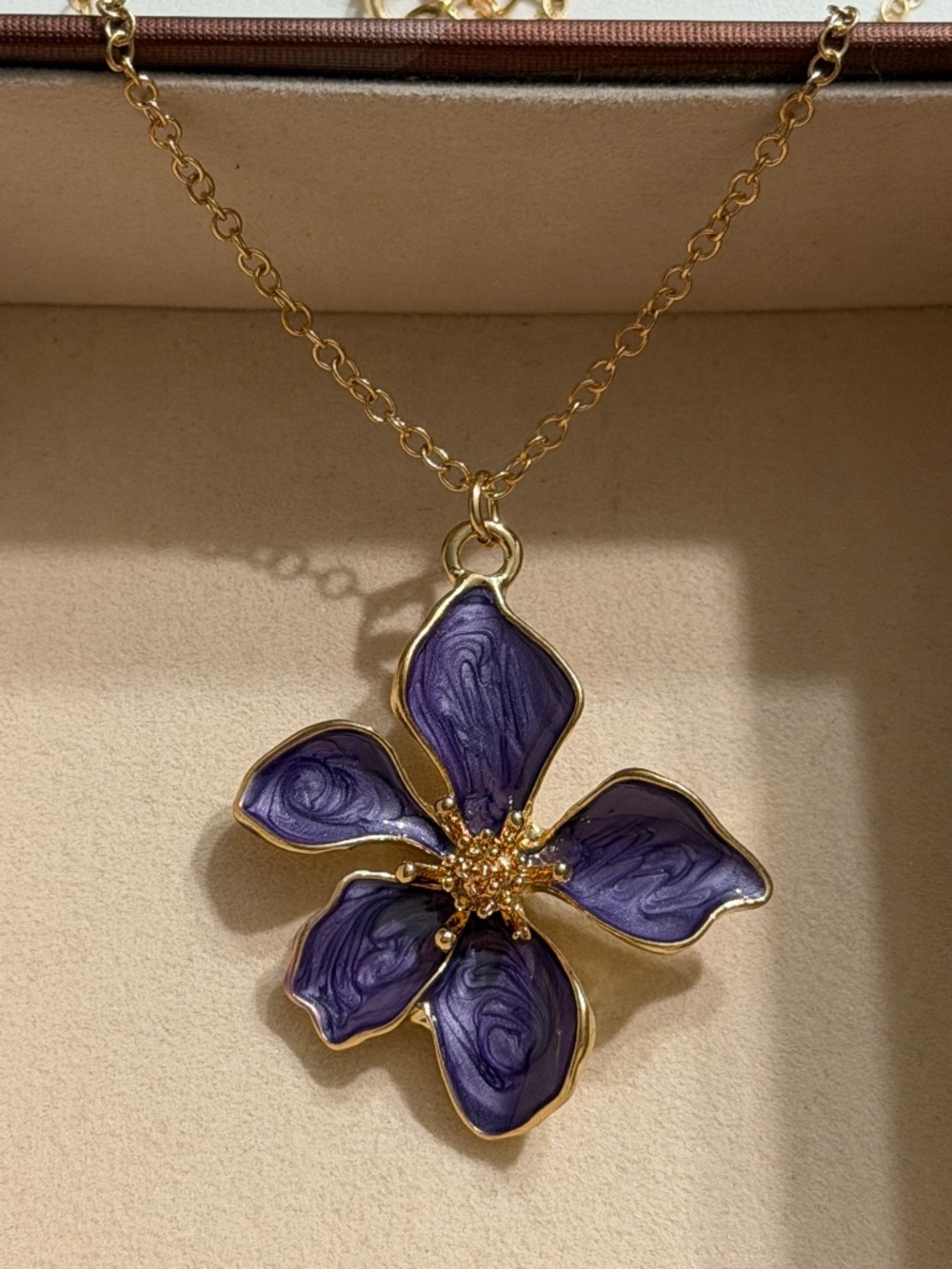 Purple Gold Tone Enamel 5-Petal Flower Pendant Necklace.